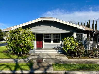 Main picture of 1042 N Harrison Ave