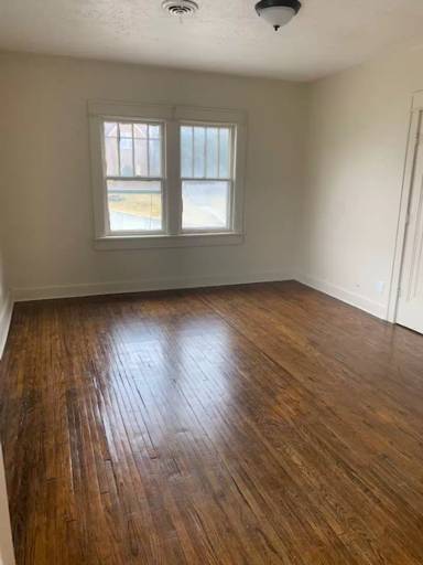 Main picture of 1500 S Walnut St