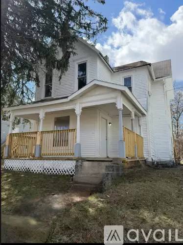 Main picture of 244 Hedges St