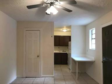 Main picture of 409 Austin Rd