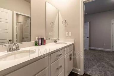 Main picture of 12253 Savannah Cir