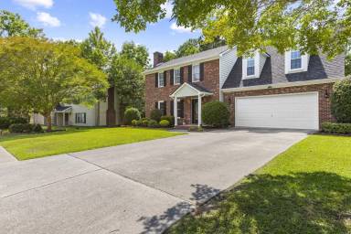 Main picture of 118 Archdale Dr
