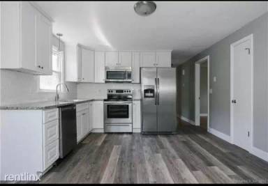Main picture of 875 Farmington Ave