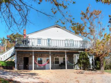 Main picture of 730 Hightop Rd