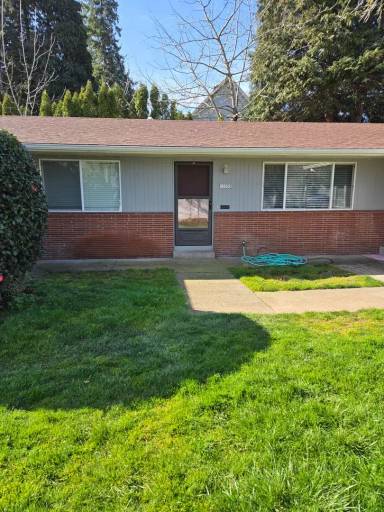 Main picture of 11054 NE Glisan St