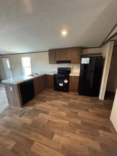 Main picture of 5800 E Hermans Rd