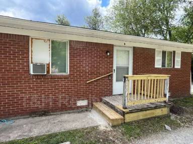 Main picture of 8820 E 45th St