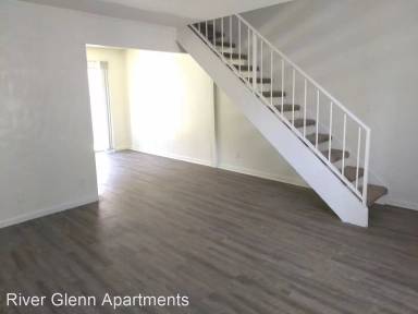 Main picture of 1379 E 63rd St