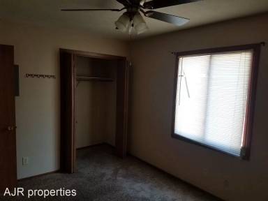 Main picture of 622 W Washington Ave