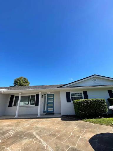 Main picture of 831 Springwood Dr