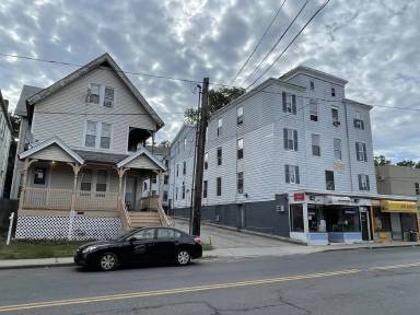 Main picture of 937 1/2 S Main St