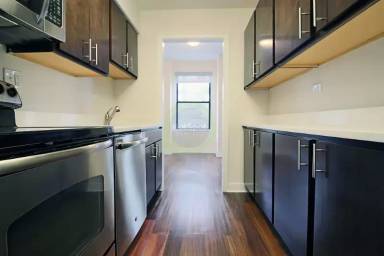 Main picture of 827 N Dewitt Pl