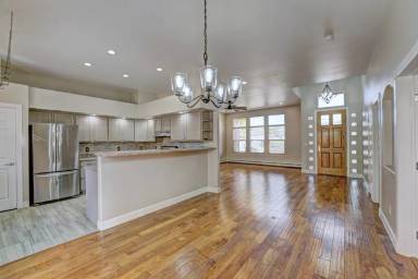 Main picture of 2515 Garnet Ave