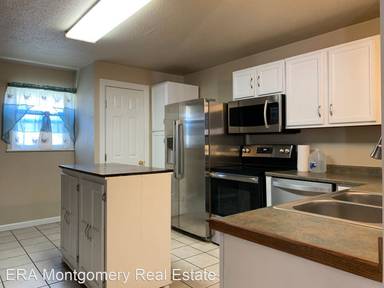 Main picture of 604 N Lake St
