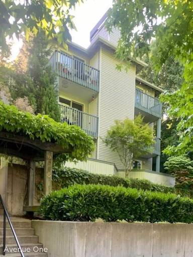 Main picture of 6016 Fauntleroy Way SW