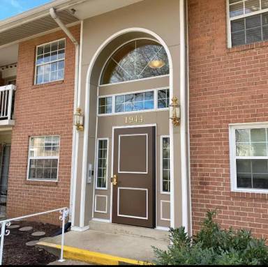 Main picture of 1944 Kennedy Dr
