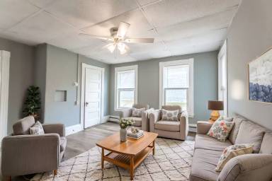 Main picture of 334 Auburn St