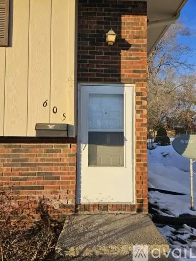 Main picture of 605 W Price Ave