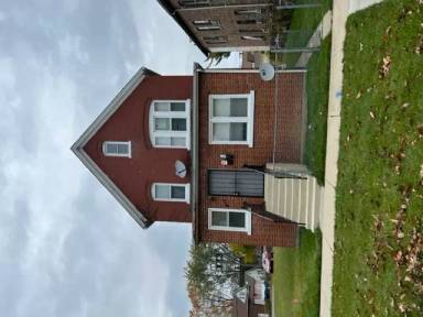 Main picture of 810 Audrey Nixon Blvd