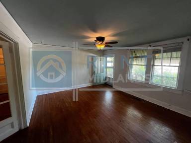 Main picture of 919 Charleston Hwy