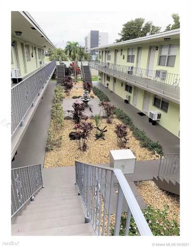 Main picture of 17 NE 2nd Ave