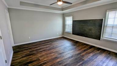 Main picture of 445 Timberlane Cir