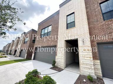 Main picture of 2077 Layla Dr