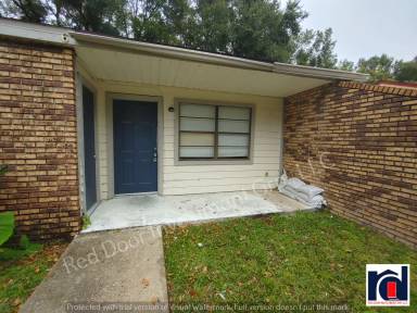 Main picture of 3761 NE 41st St