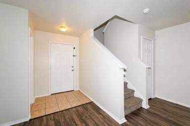 Main picture of 30 Knights Peak