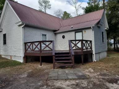 Main picture of 740 Ergle St