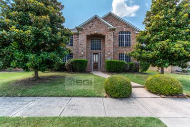 Main picture of 6401 High Cliff Dr