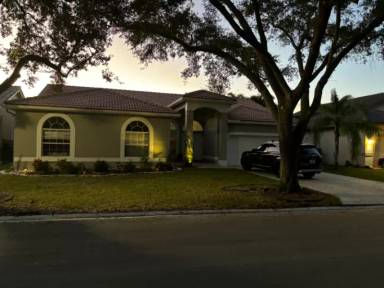 Main picture of 5318 NW 57th Ave