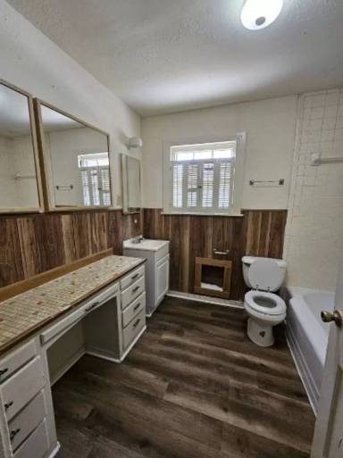 Main picture of 2307 Holsum Cir