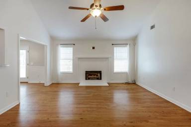 Main picture of 1021 Jessica Way