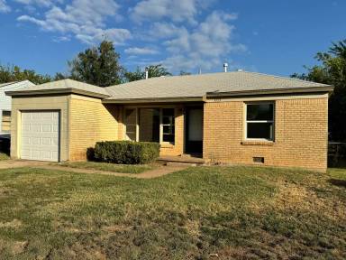 Main picture of 3725 SE 24th St