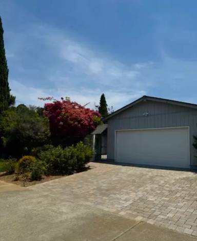 Main picture of 10370 Cherry Tree Ln