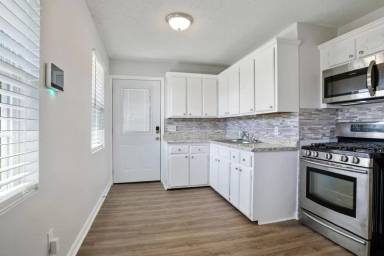 Main picture of 715 Central Rd