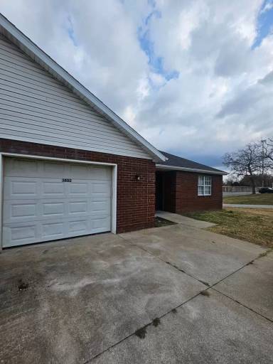 Main picture of 3802-06 Indiana Ave