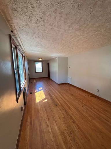 Main picture of 1240 E Moody Ave