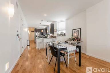 Main picture of 1806 W Grand Ave