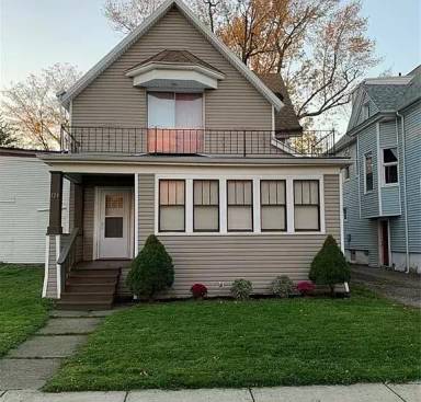 Main picture of 124 Hoyt St