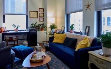 Main picture of 225 Broadway