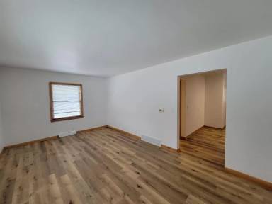 Main picture of 821 W 28th St