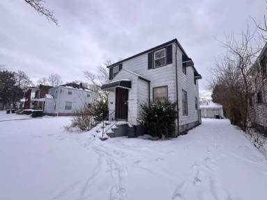 Main picture of 13400 Crennell Ave