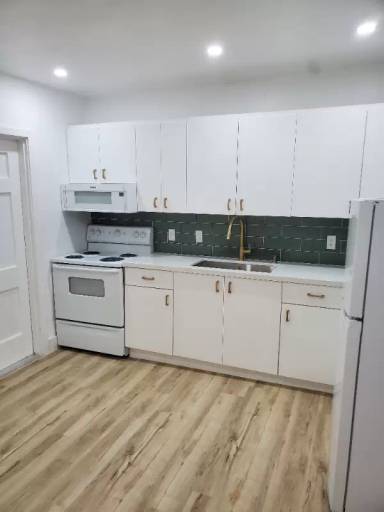 Main picture of 2565 SW 3rd St