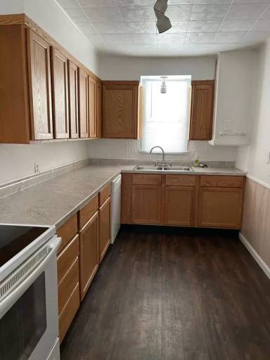 Main picture of 122 Edwards St