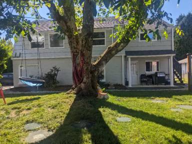 Main picture of 2012 Dickinson Ave NW
