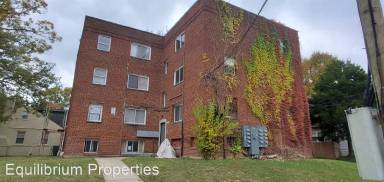 Main picture of 465 Mellon St SE