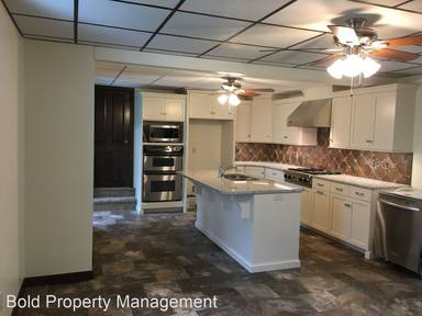 Main picture of 17 W Mill St