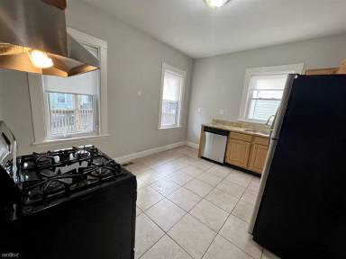 Main picture of 19 Roseclair St